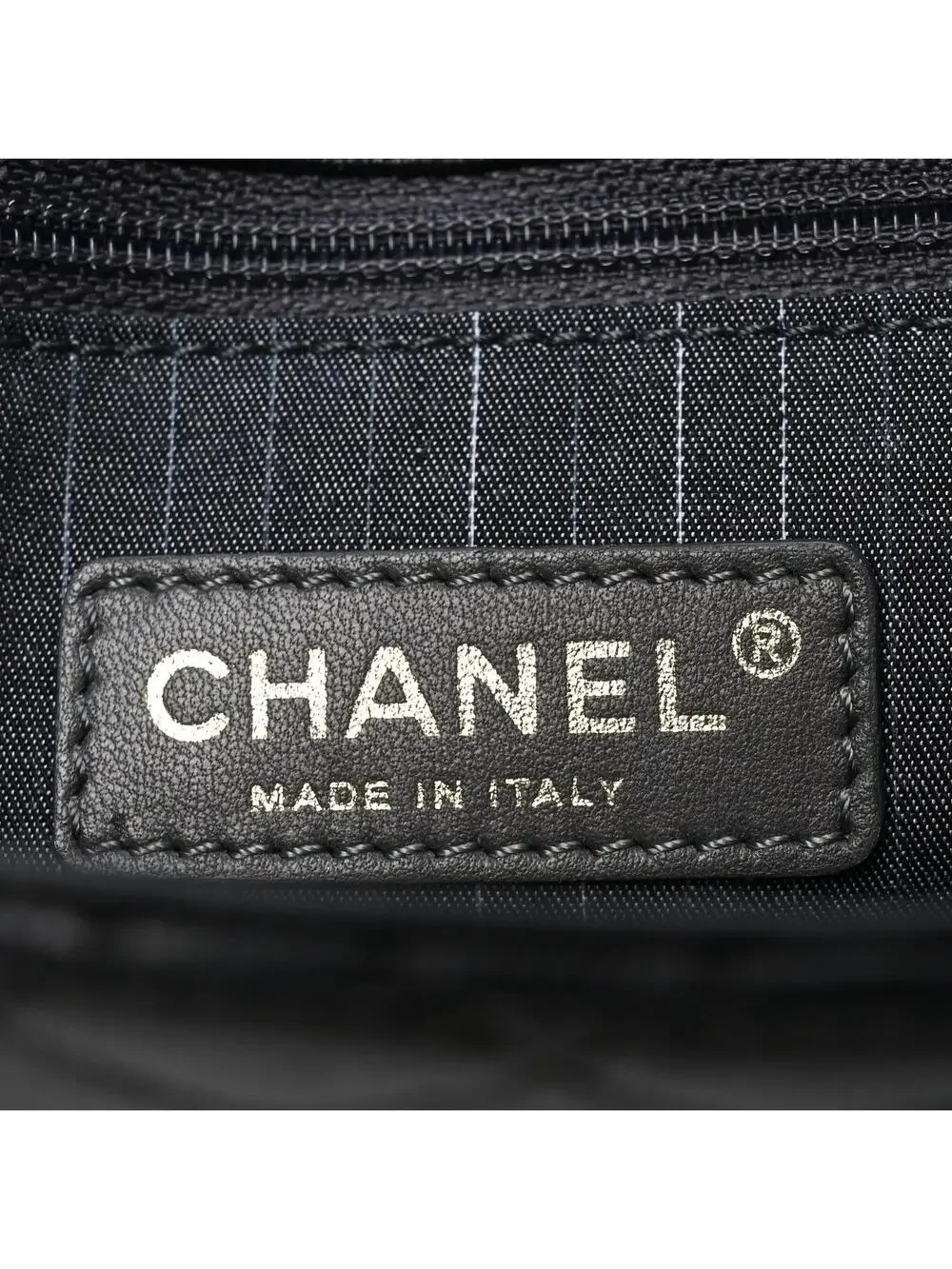 Chanel Lambskin Quilted Medium #264372C66B - Picture 6 of 10